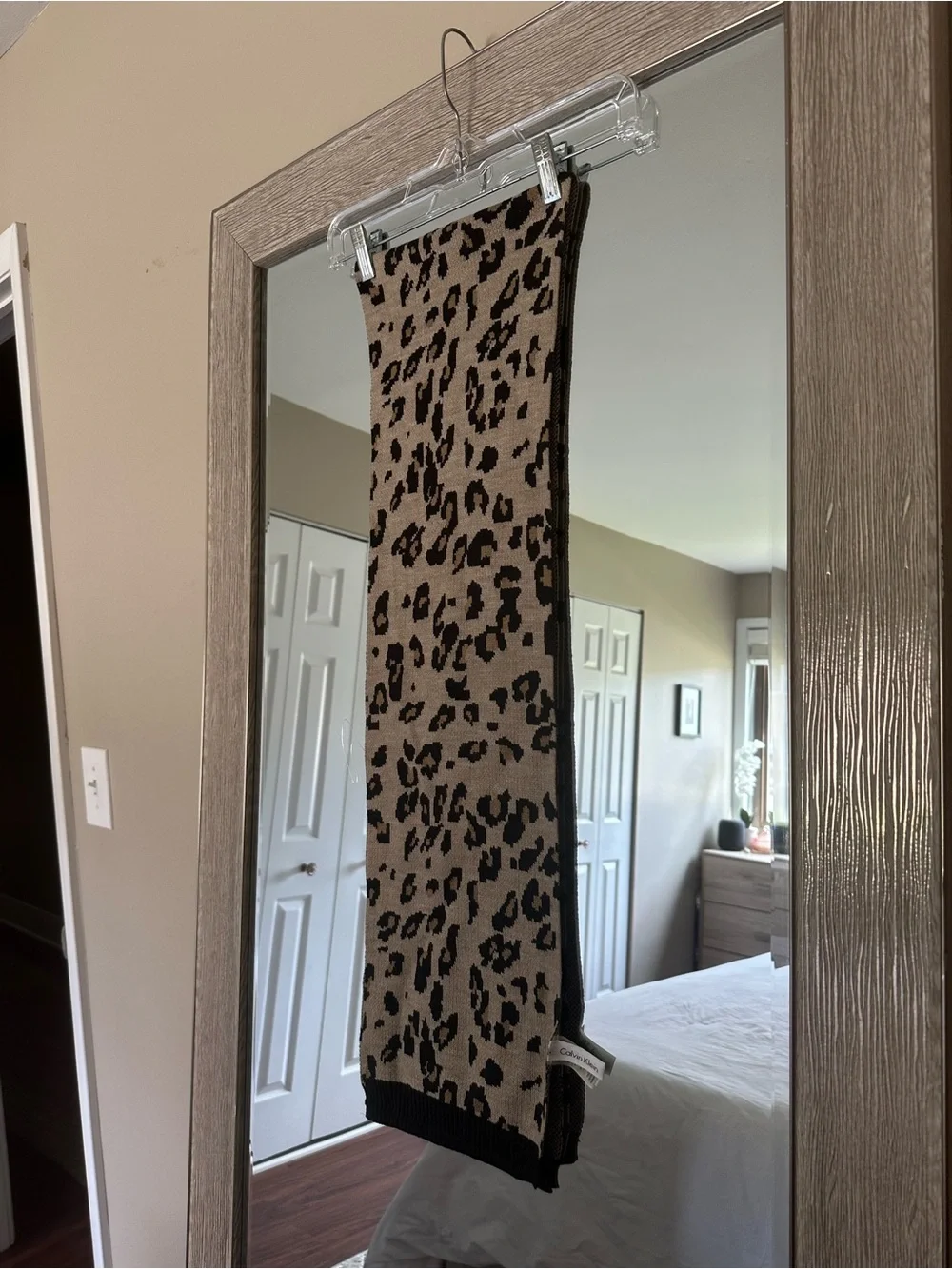 Calvin Klein Beige Cheetah Print Scarf NWOT One Size